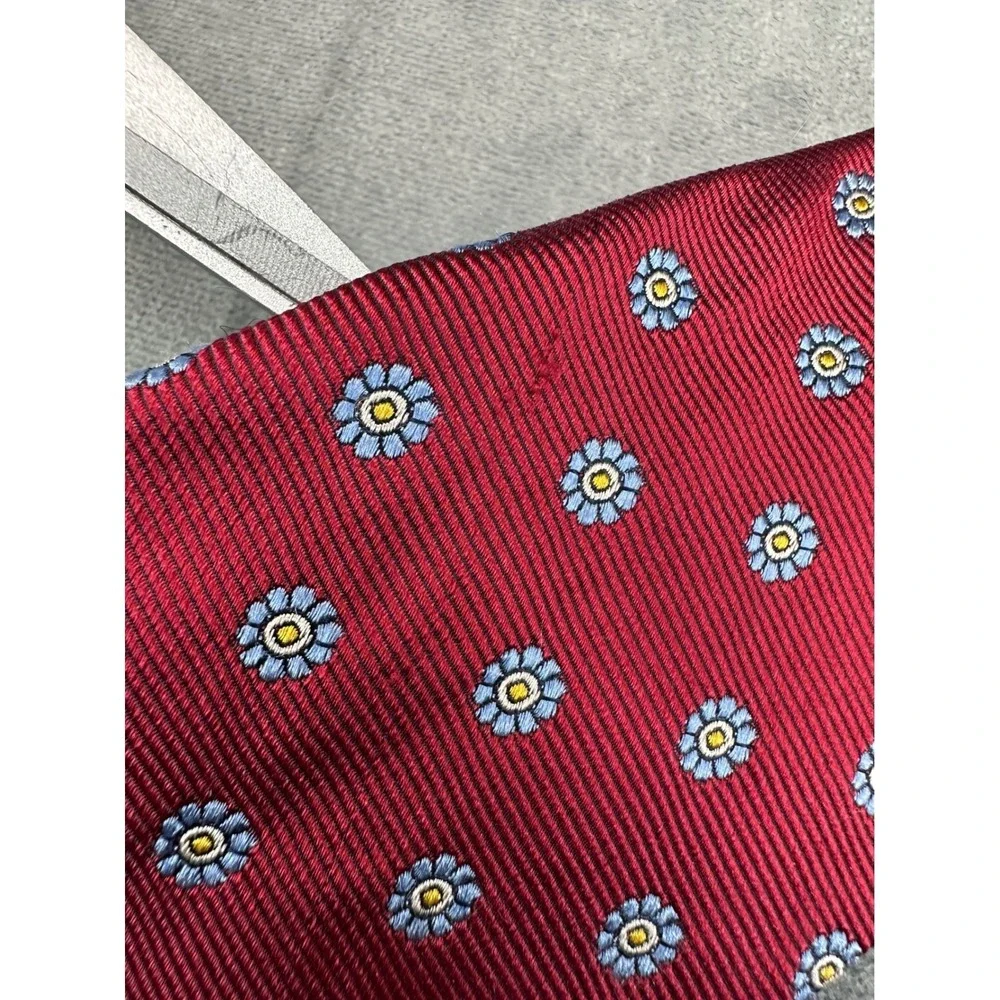 Brooks Brothers Makers Red Floral Silk Tie Made in USA 346 Classic Woven Italy‎